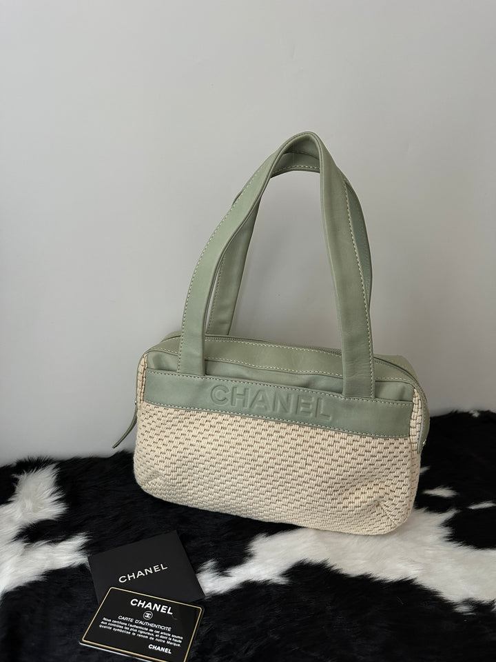 CHANEL Mint & Milk Shoulder Bag｜Soft Pastel Green × Woven Texture × Year-Round Freshness 🥛💚✨