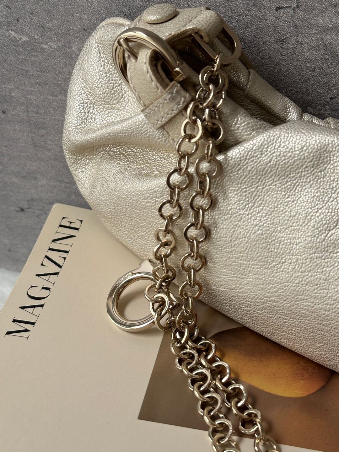 Ferragamo Mini Chain Bag 💛｜Champagne Gold Leather × Special Chain Detail × Elegant Evening-Bag Feel✨