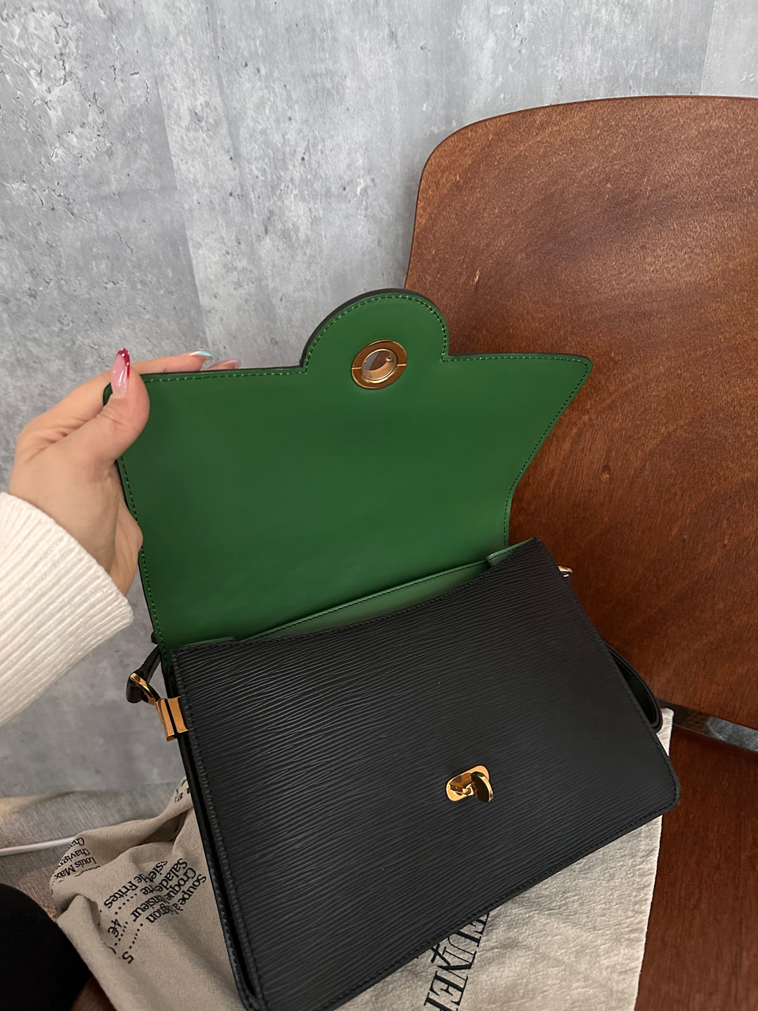 Louis Vuitton Bicolor Epi Turn Lock Shoulder Bag – Black & Green