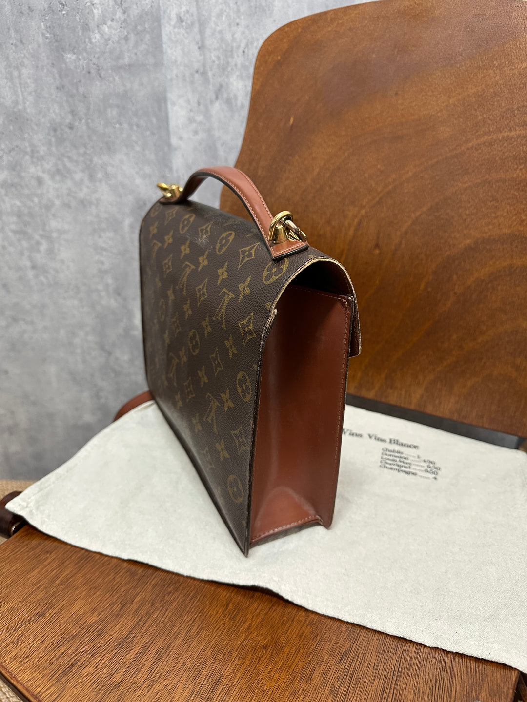 Louis Vuitton Monogram Messenger Bag with Key & Original Strap