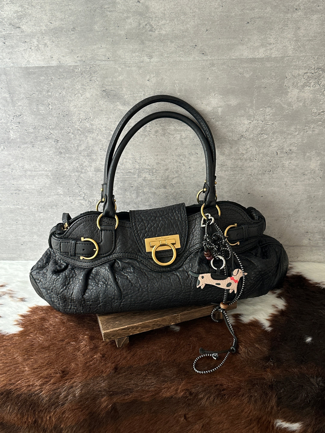 Ferragamo Calfskin Gancini Hobo City Bag 🖤｜Soft Calfskin × Gold Gancini Buckle × City-Bag Shape✨