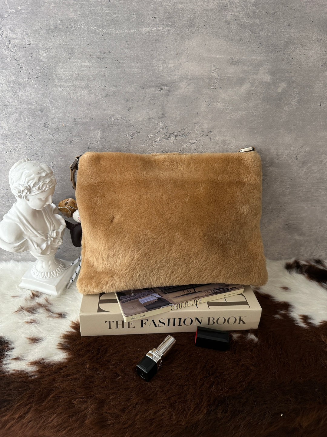 Fendi FF Shearling Crossbody Bag 🤎｜Oversized FF Logo・Soft Fluffy Texture・Perfect Autumn/Winter Bag