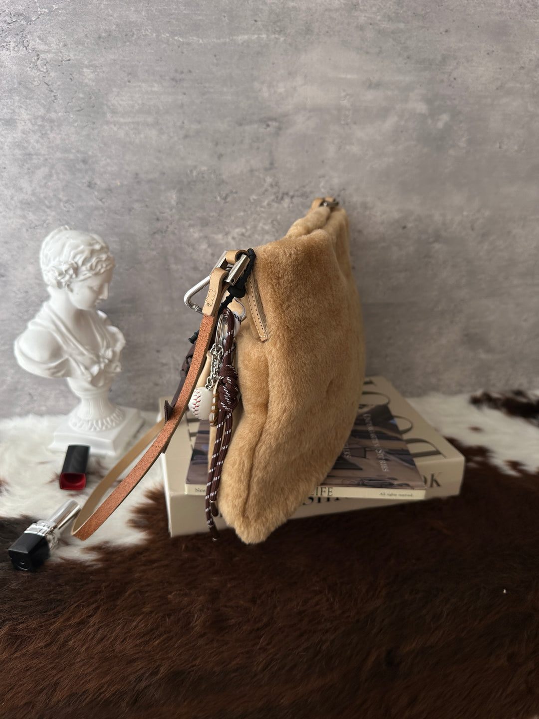 Fendi FF Shearling Crossbody Bag 🤎｜Oversized FF Logo・Soft Fluffy Texture・Perfect Autumn/Winter Bag