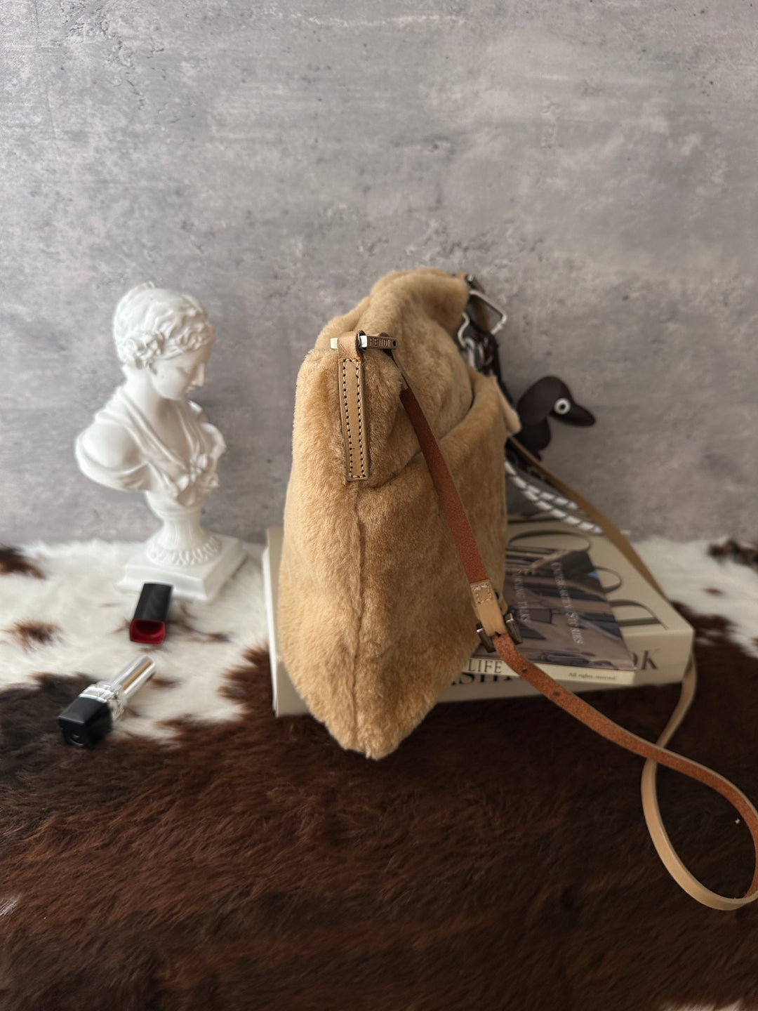 Fendi FF Shearling Crossbody Bag 🤎｜Oversized FF Logo・Soft Fluffy Texture・Perfect Autumn/Winter Bag