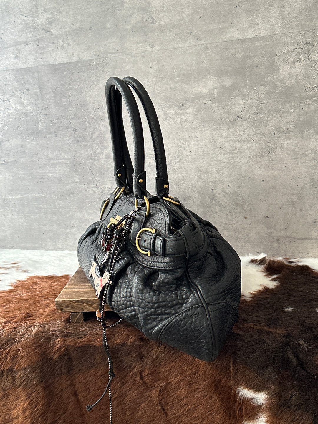 Ferragamo Calfskin Gancini Hobo City Bag 🖤｜Soft Calfskin × Gold Gancini Buckle × City-Bag Shape✨