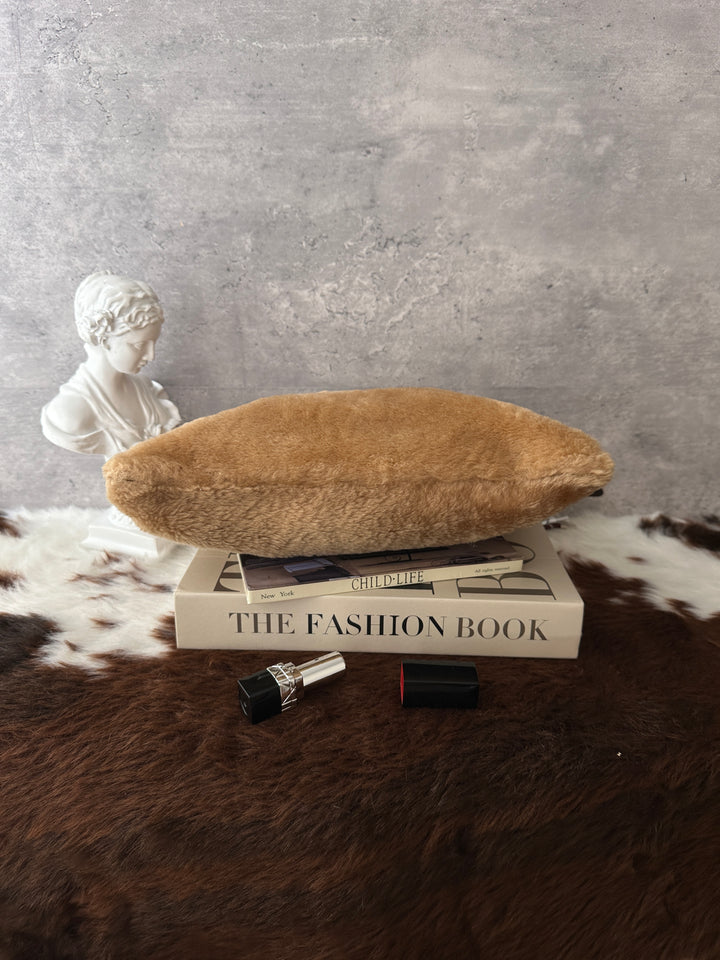 Fendi FF Shearling Crossbody Bag 🤎｜Oversized FF Logo・Soft Fluffy Texture・Perfect Autumn/Winter Bag