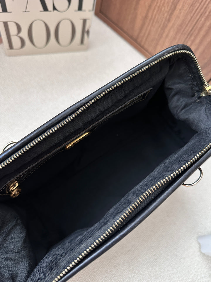 Fendi Small Boston Bag 🤎✨ Durable PVC Classic