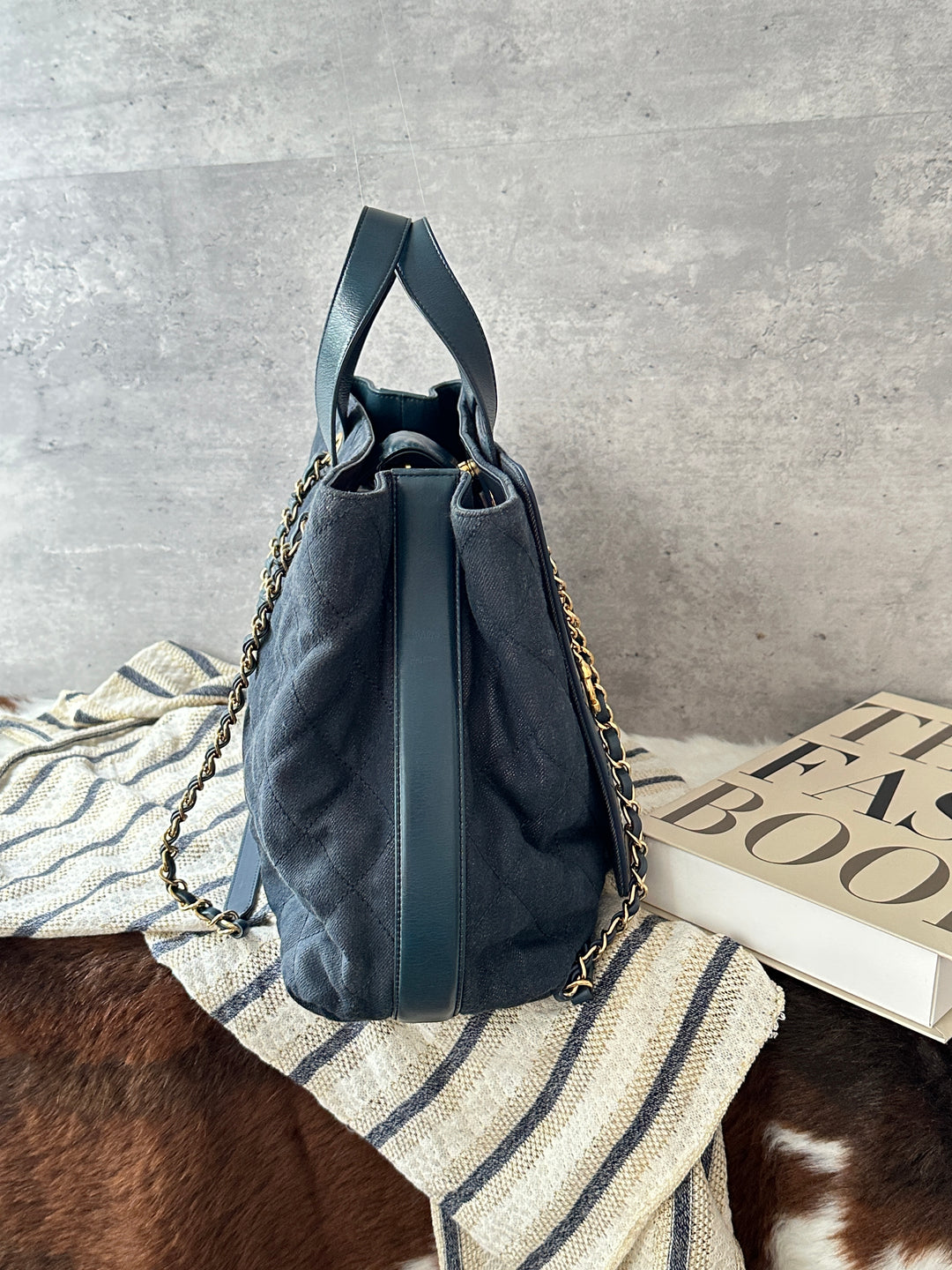 CHANEL Denim Leather Chain Tote Bag 💙｜Denim-Leather Mix × CC Zip Charm × Hand &amp; Shoulder Carry✨