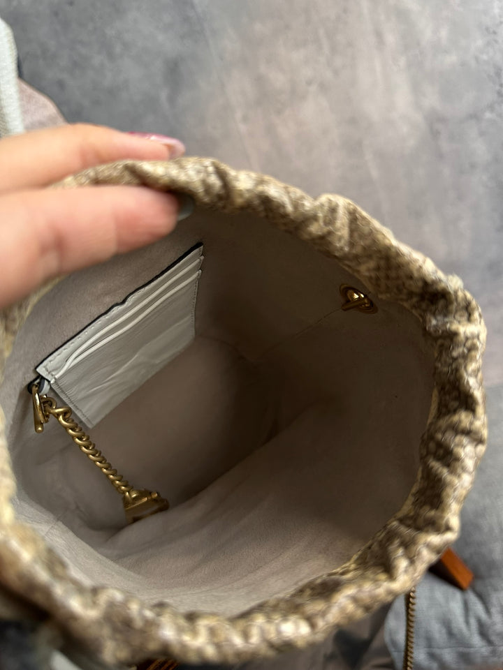 Gucci Zumi Python Mini Bucket Bag 🤎🐍｜Himalayan Python × Mixed-Metal Horsebit × Built-In Card Slots✨