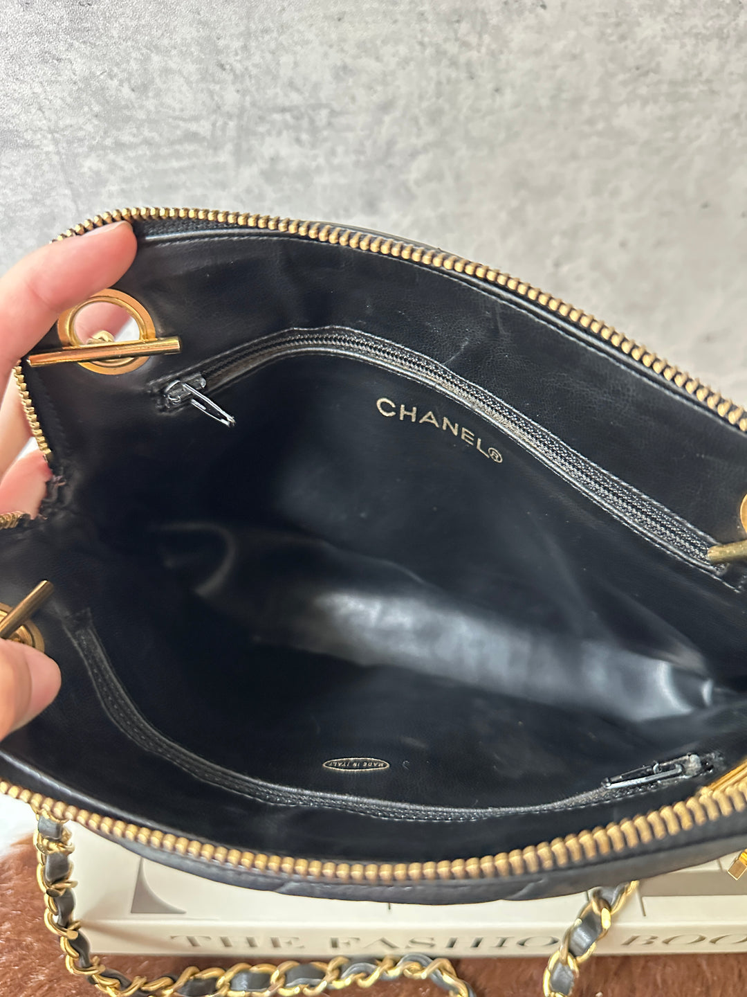 CHANEL Mini Lambskin Shell Chain Bag 🖤｜Black Lambskin × Rare CC Zip Pull × Japan Restock