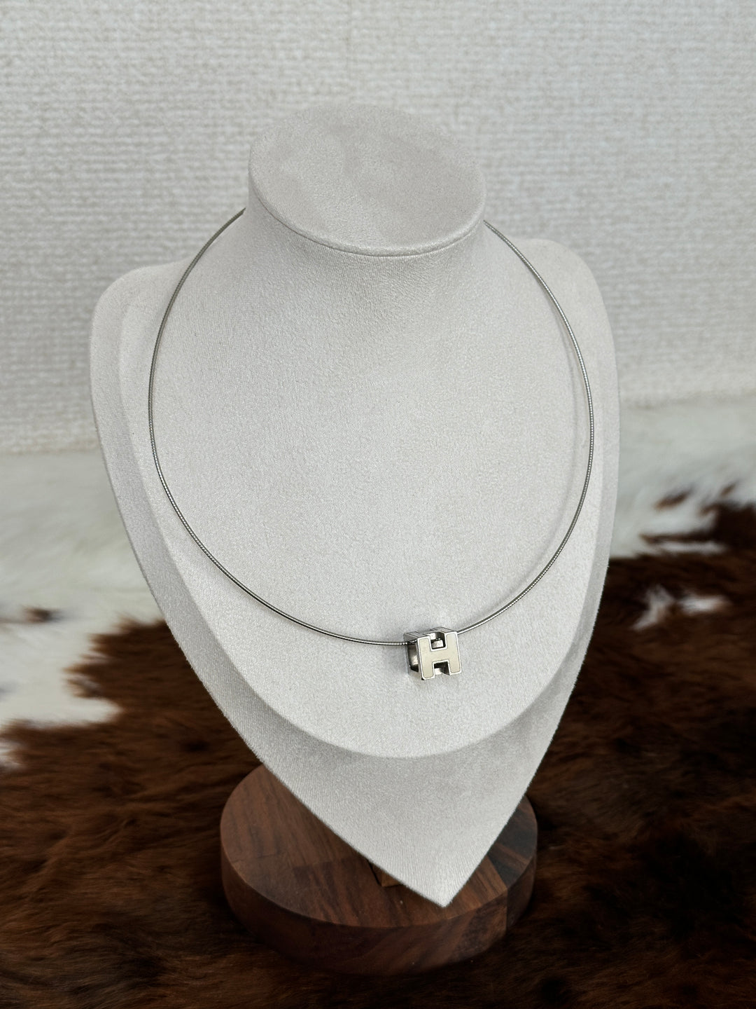 Hermes “H Pendant Choker Necklace” 🤍✨ | Sleek, Modern & Effortlessly Iconic