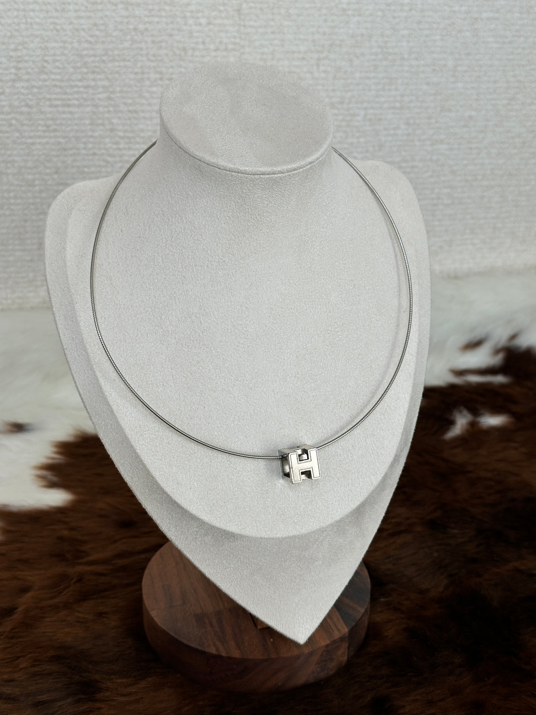 Hermes “H Pendant Choker Necklace” 🤍✨ | Sleek, Modern & Effortlessly Iconic