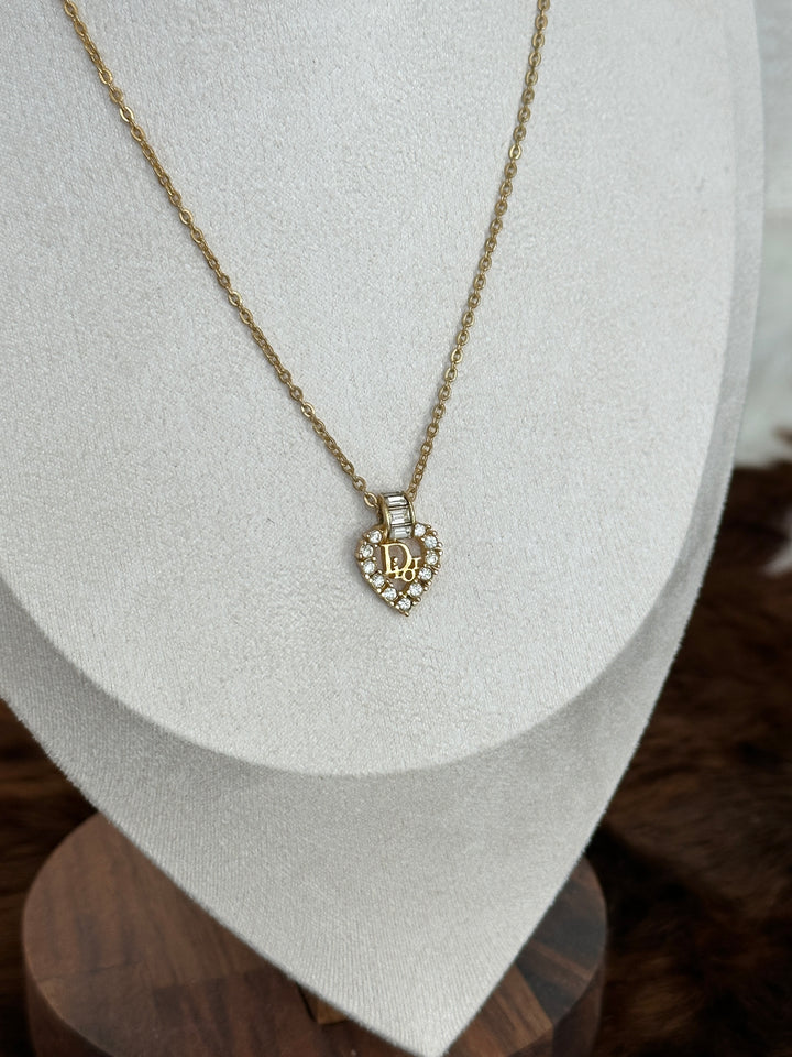 Dior “Crystal Heart Pendant Necklace” 💕✨ | Romantic Sparkle & Timeless Femininity