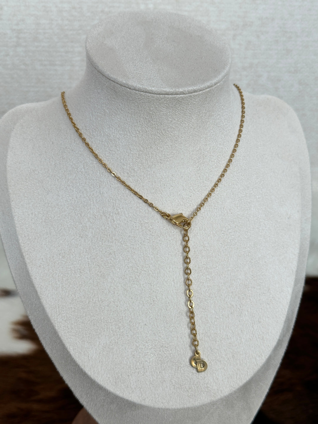 Dior “Crystal Heart Pendant Necklace” 💕✨ | Romantic Sparkle & Timeless Femininity