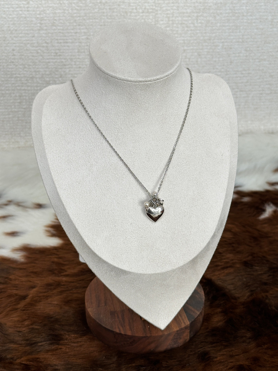 Dior “Pearl Heart Pendant Necklace” 🤍❤️ | Soft Elegance & Romantic Shine