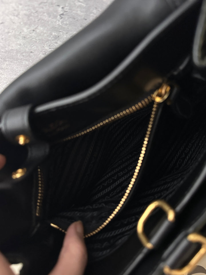 Prada Vintage Quilted Saddle Bag 💚🖤｜Military Green・Gold Ring Details・Y2K Shoulder Bag