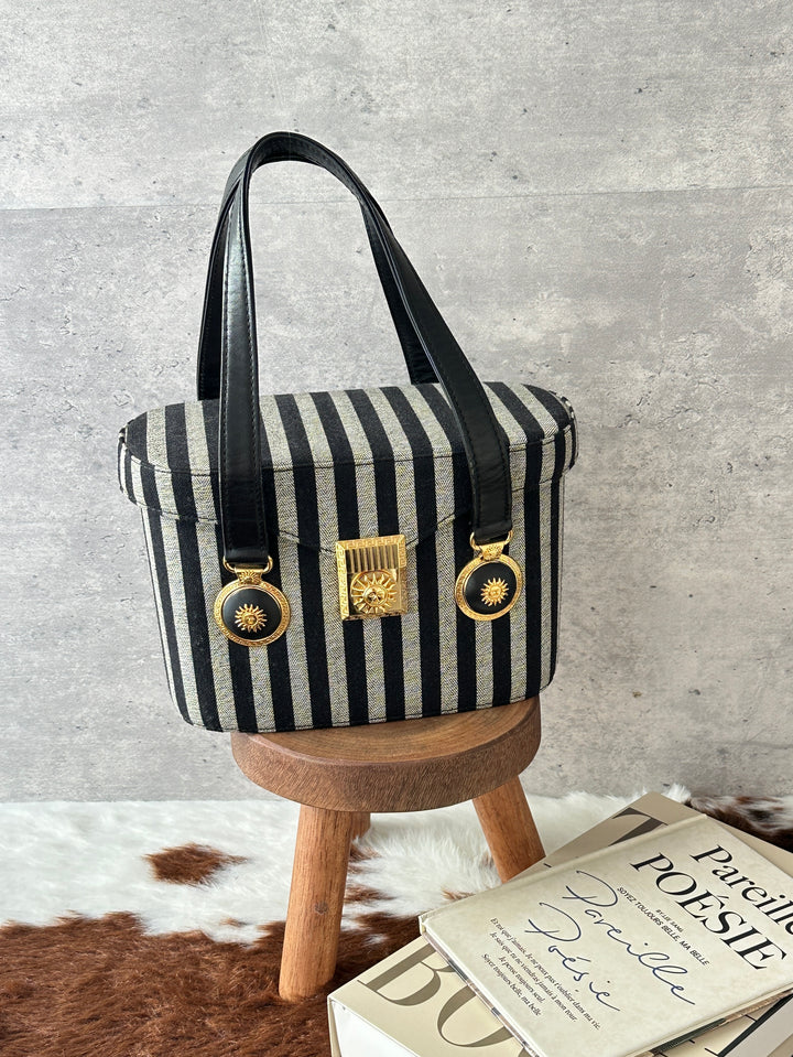 Versace Striped Box Top Handle Bag 🩶🖤｜Striped Fabric × Medusa Sun Hardware × Boxy Vintage Shape✨
