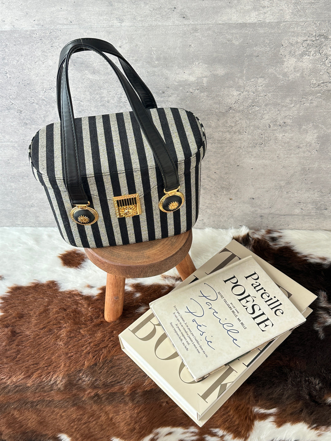 Versace Striped Box Top Handle Bag 🩶🖤｜Striped Fabric × Medusa Sun Hardware × Boxy Vintage Shape✨