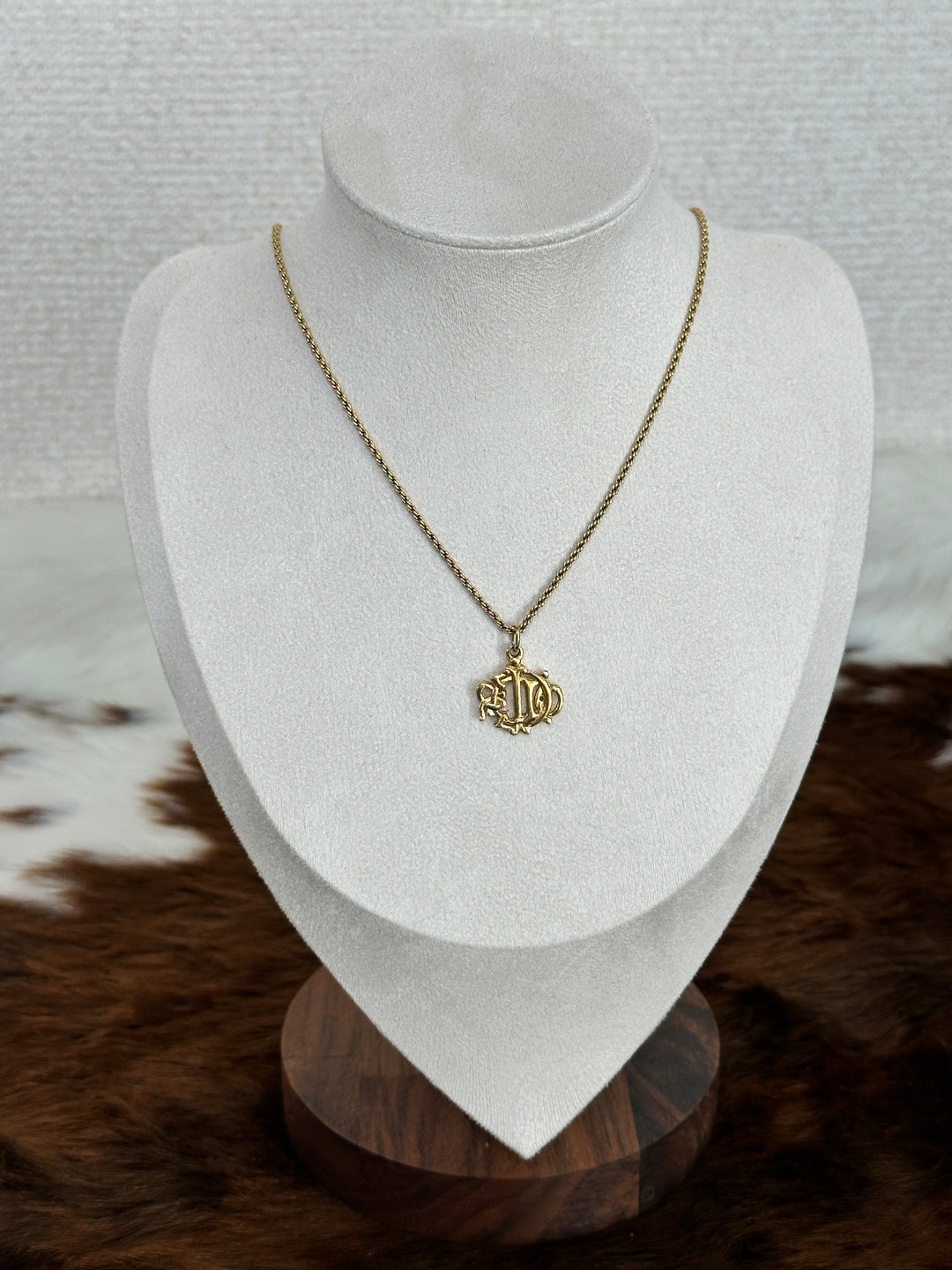 Dior “Pumpkin Carriage Pendant Necklace” 🐎✨❤️ | Fairytale Vintage Charm & Golden Elegance