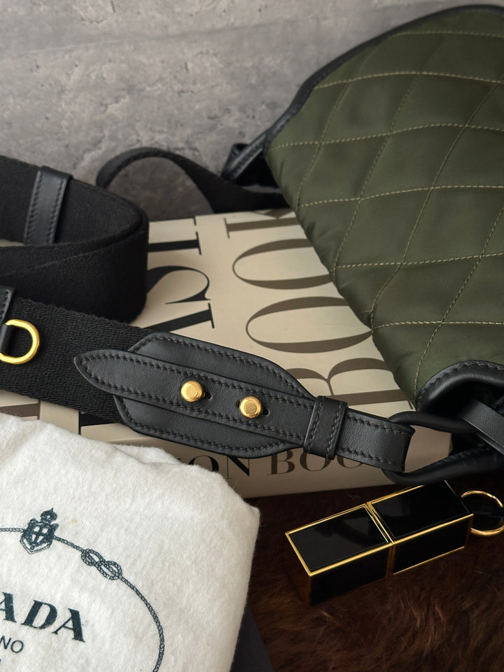 Prada Vintage Quilted Saddle Bag 💚🖤｜Military Green・Gold Ring Details・Y2K Shoulder Bag