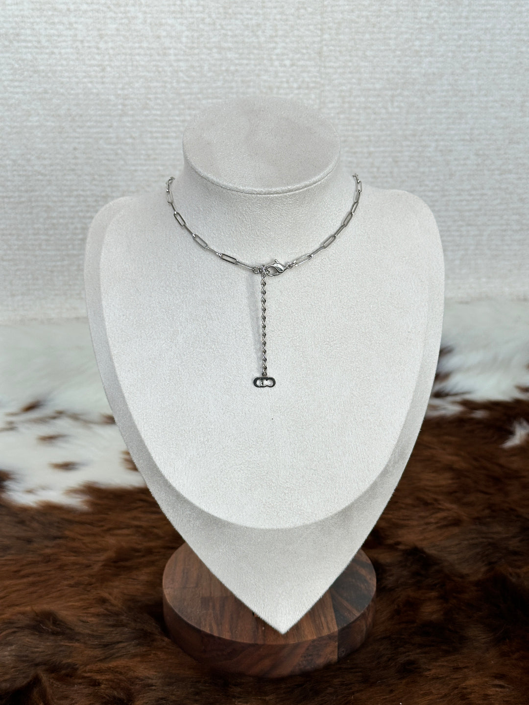 Dior “Crystal Logo Tag Necklace” ✨🤍 | Modern Sparkle & Chic Minimal Luxury