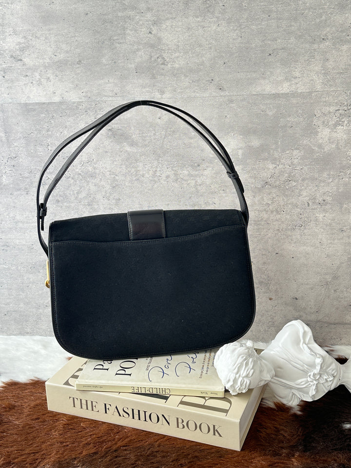 Gucci Vintage GG Monogram Shoulder Bag 🖤｜Early Logo Buckle × Subtle Black Monogram × Elegant Shoulder Carry✨