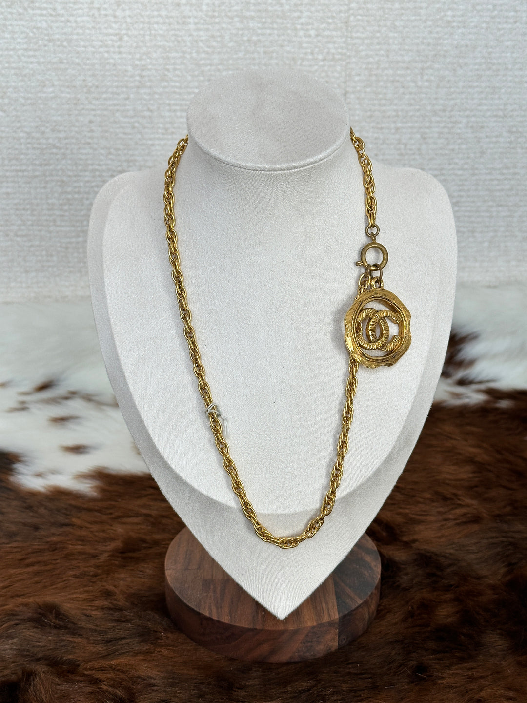 Chanel “Large Twisted CC Medallion Necklace” ✨💛 | Bold Vintage Glam & Iconic Chanel Energy