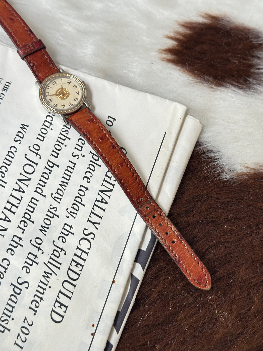 Hermès Vintage Ostrich Leather Watch 🤎✨｜Caramel Ostrich Leather × Two-Tone Case × Sculptural Dial