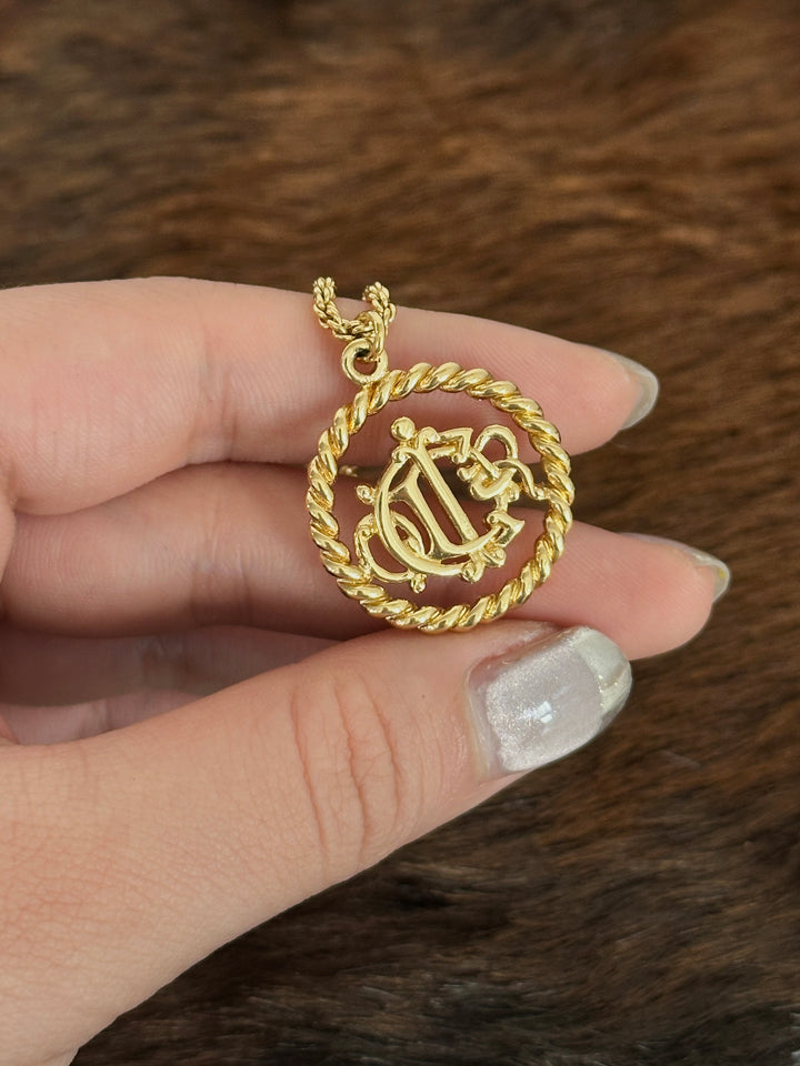 Dior “Carriage Rope Circle Pendant Necklace” 🐎✨ | Vintage Romance & Golden Elegance