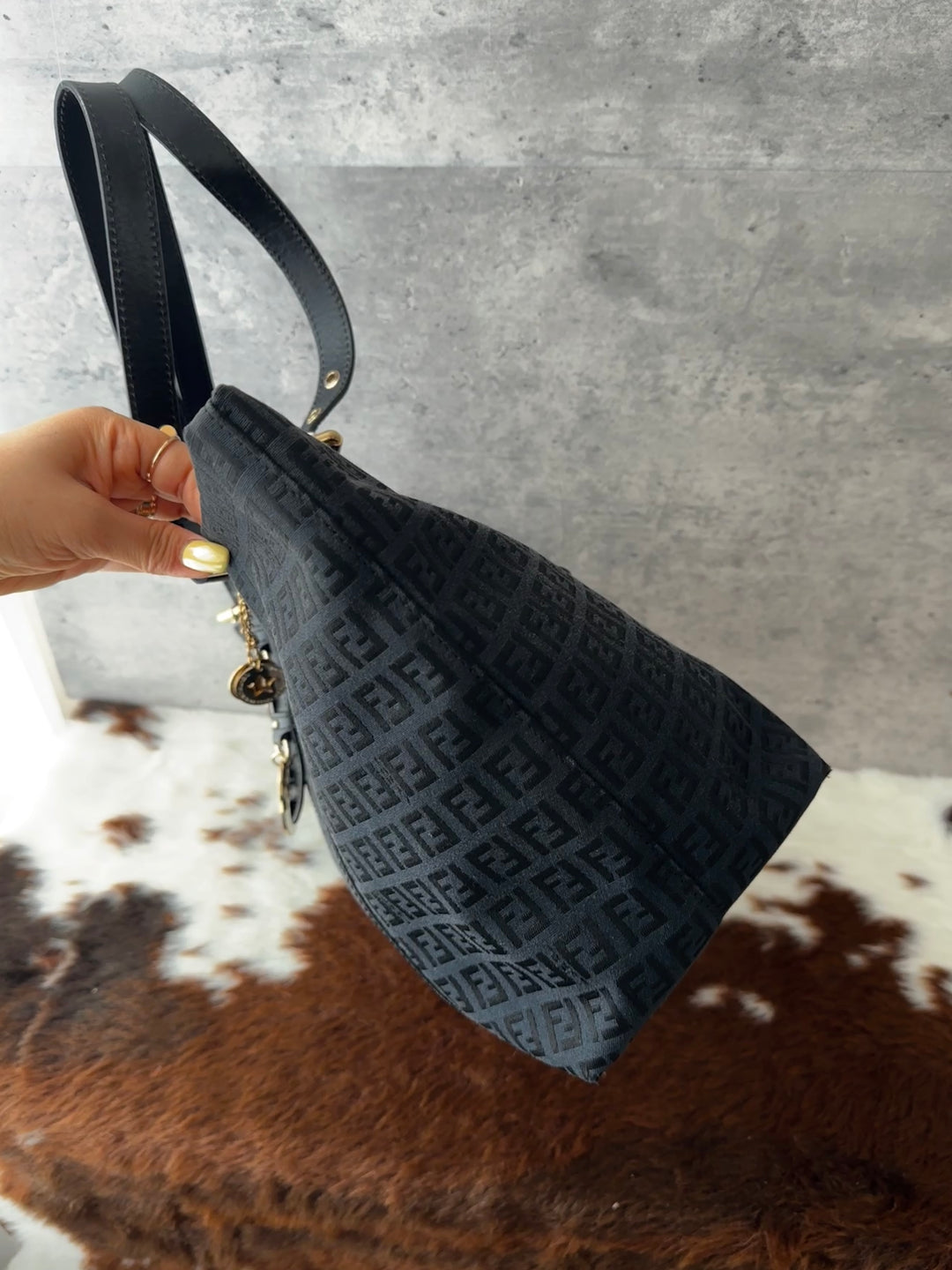 Fendi Zucca Monogram Neverfull-Style Zip Tote Bag 🖤｜Black Monogram × Zip Closure × Statement Charms✨