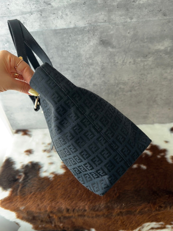 Fendi Zucca Monogram Neverfull-Style Zip Tote Bag 🖤｜Black Monogram × Zip Closure × Statement Charms✨