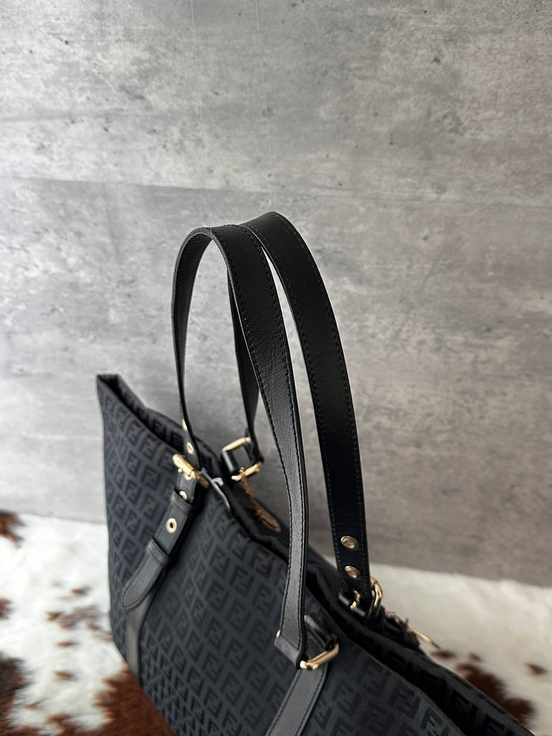Fendi Zucca Monogram Neverfull-Style Zip Tote Bag 🖤｜Black Monogram × Zip Closure × Statement Charms✨