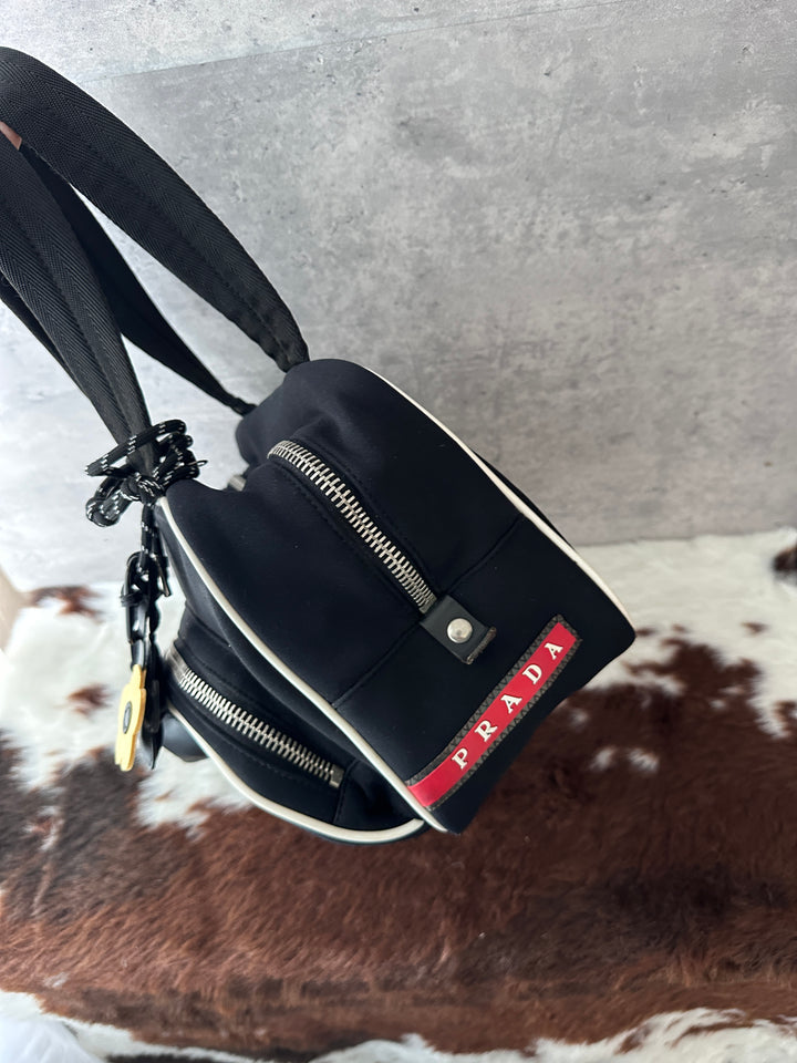 Prada Limited Edition Neoprene Boston Bag 🖤❤️｜Lightweight Structure × Sporty Contrast Trim × Fits iPad✨