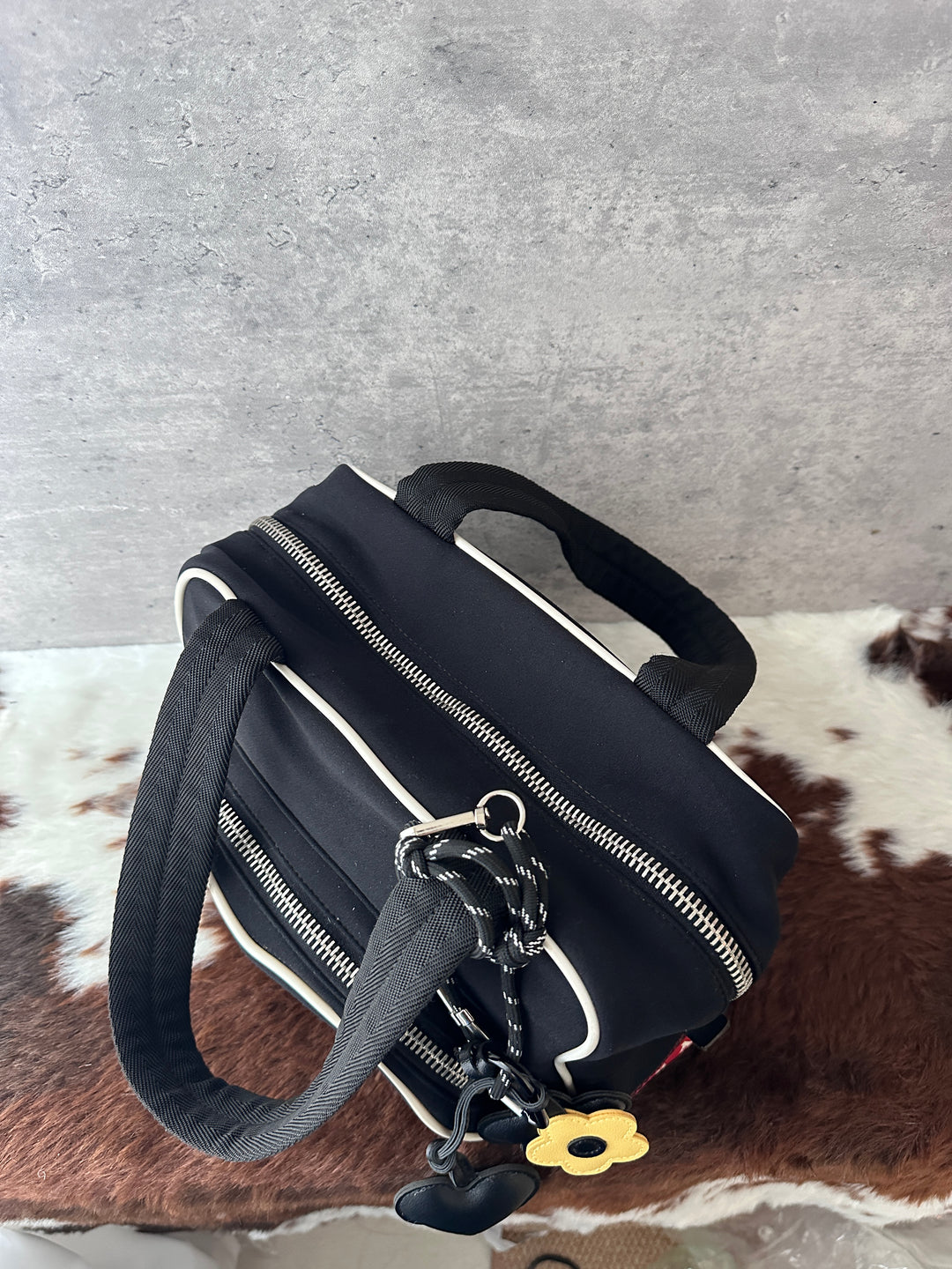 Prada Limited Edition Neoprene Boston Bag 🖤❤️｜Lightweight Structure × Sporty Contrast Trim × Fits iPad✨