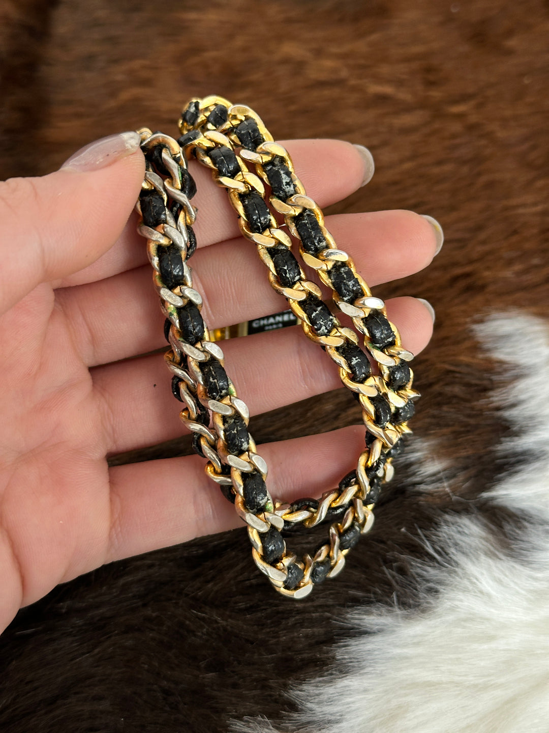 Chanel “Coco Perfume Bottle Leather Chain Necklace” ❤️✨ | Iconic, Playful & Ultra-Chic Statement