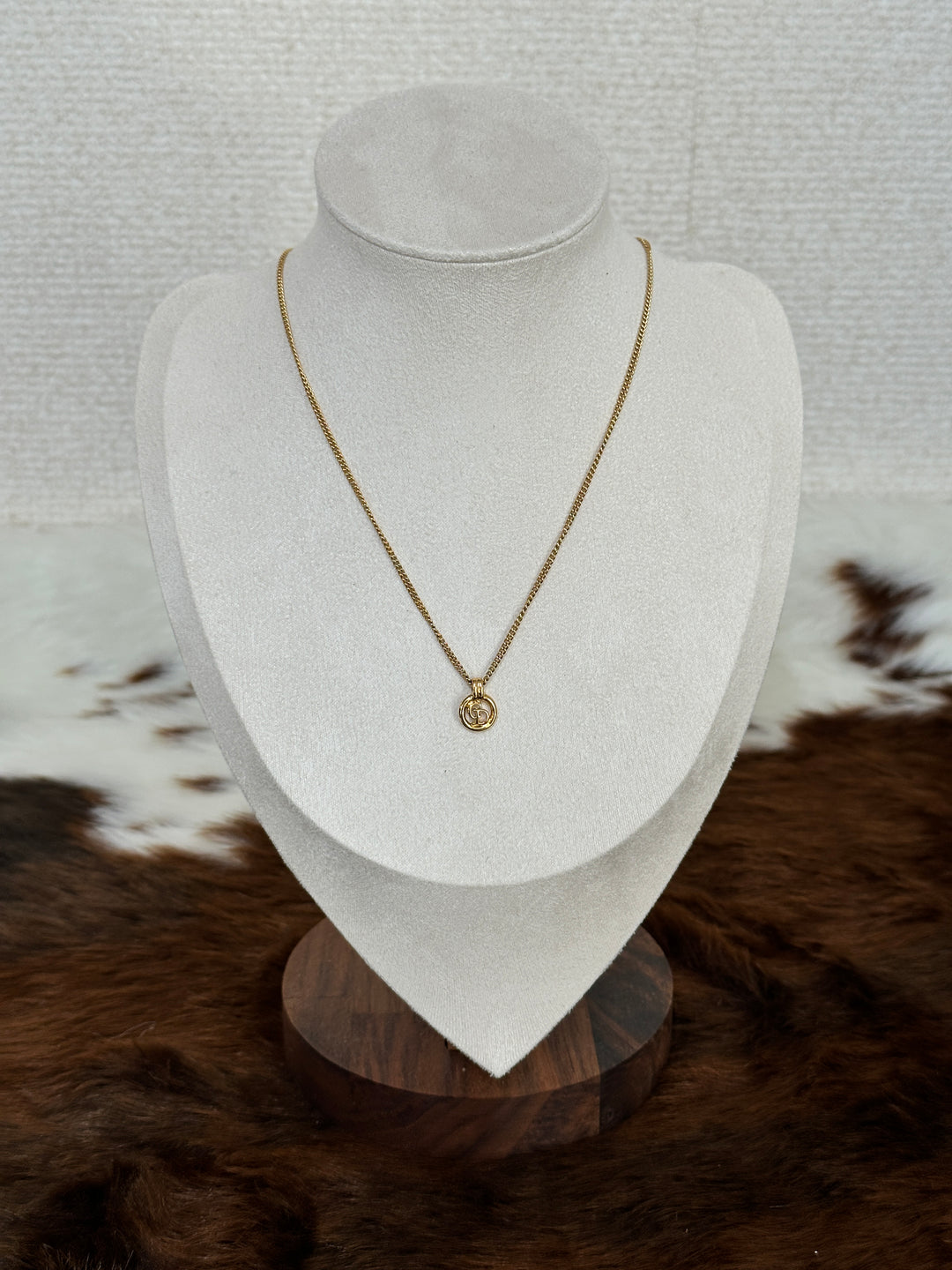 Dior “Mini CD Monogram Pendant Necklace” 😻✨ | Minimal Chic & Everyday Golden Elegance