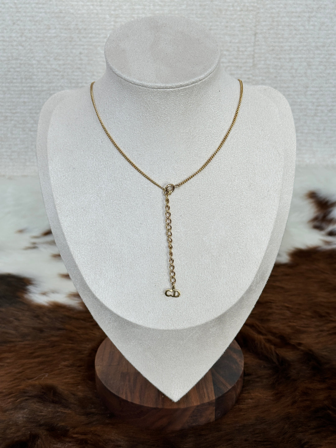 Dior “Mini CD Monogram Pendant Necklace” 😻✨ | Minimal Chic & Everyday Golden Elegance