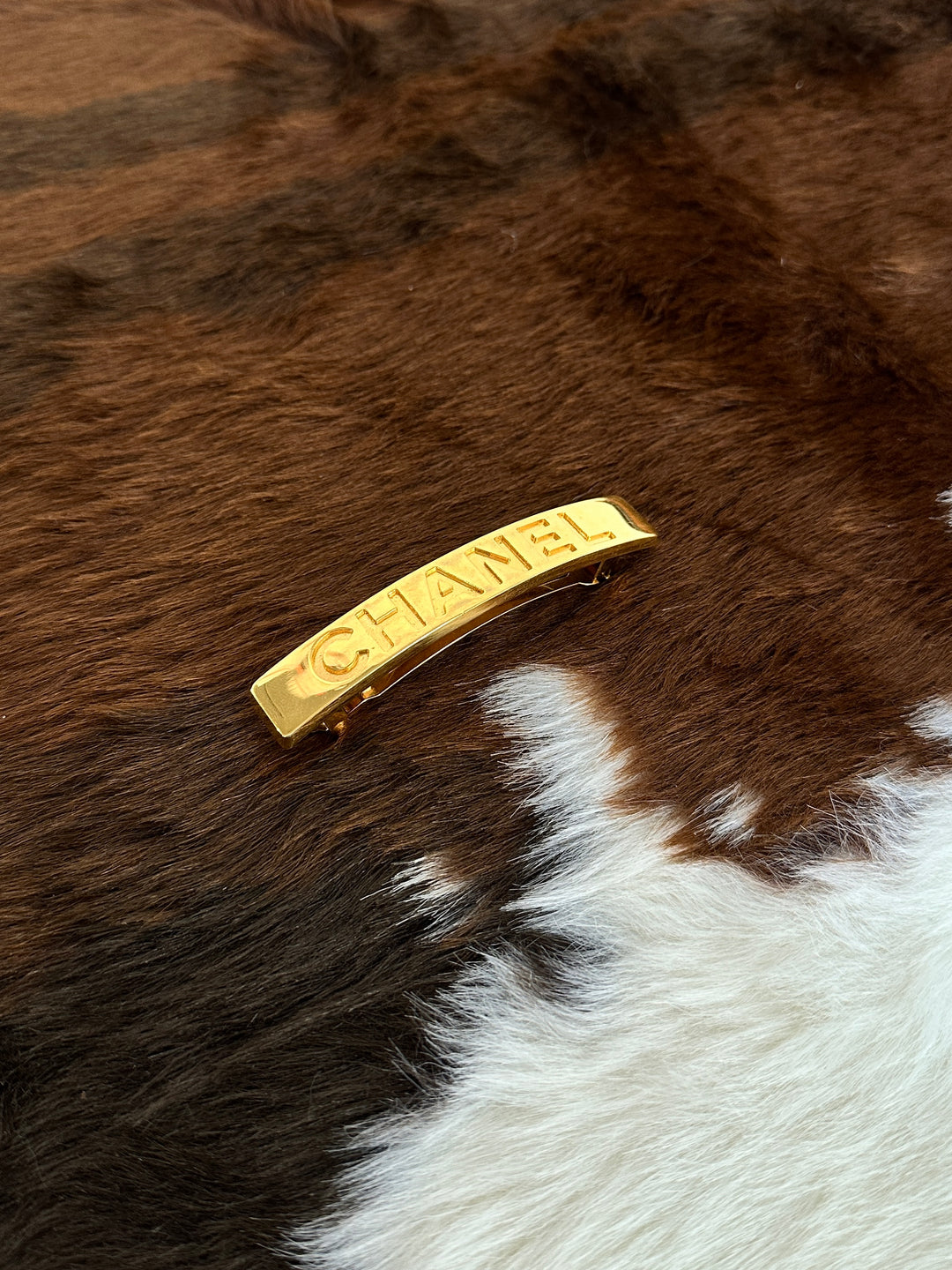 Chanel “Gold Bar Logo Hair Clip” ✨🤩 | Ultra-Glossy, Chic & Totally Iconic