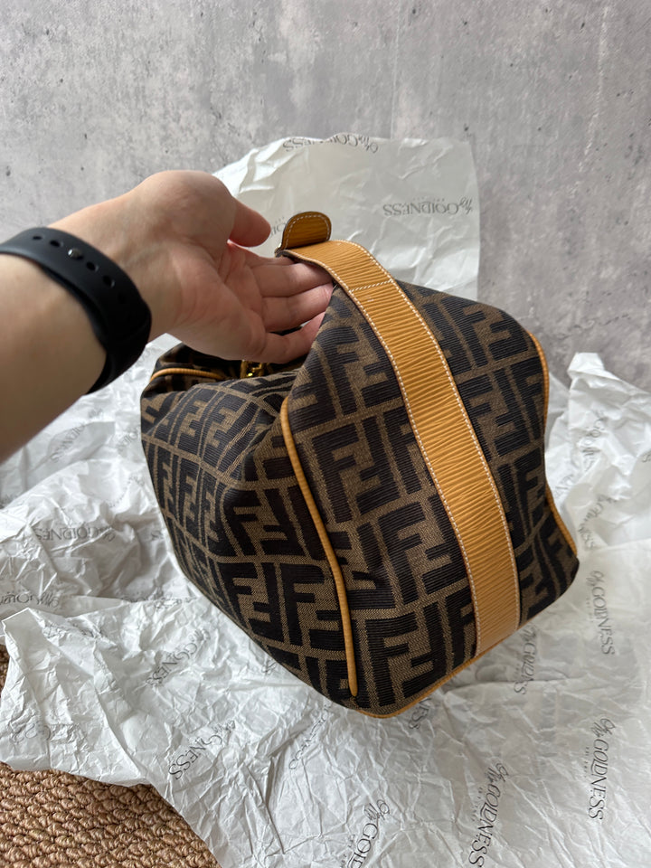 FENDI Monogram Lunchbox Bag – Iconic FF Canvas × Vintage-Inspired Silhouette