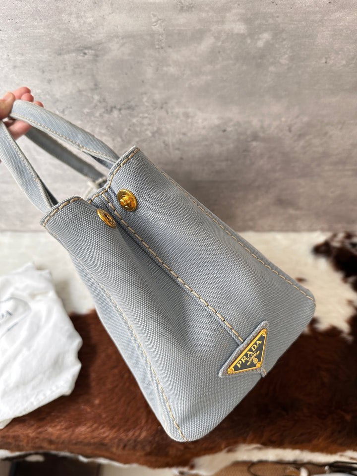 PRADA Baby Blue Small Canvas Tote Bag 🩶🩵｜Soft Baby Blue × Lightweight Canvas × Crossbody Styling✨