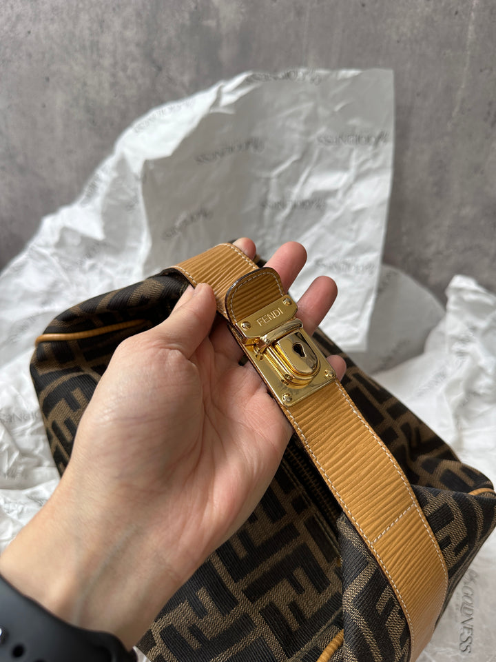 FENDI Monogram Lunchbox Bag – Iconic FF Canvas × Vintage-Inspired Silhouette
