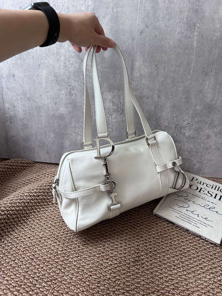 DIOR hobo ✨ 3D letter charm, so vintage