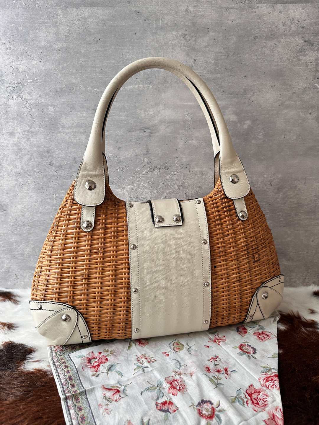 Ferragamo Special Wicker Hobo Bag 🧺✨｜Rare Wicker Weave × Resort Chic × Structured Beauty