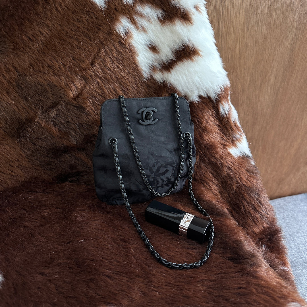 CHANEL New Travel Line Turnlock Mini Bag 🖤｜Black Nylon Jacquard × CC Turnlock × Chain Strap✨
