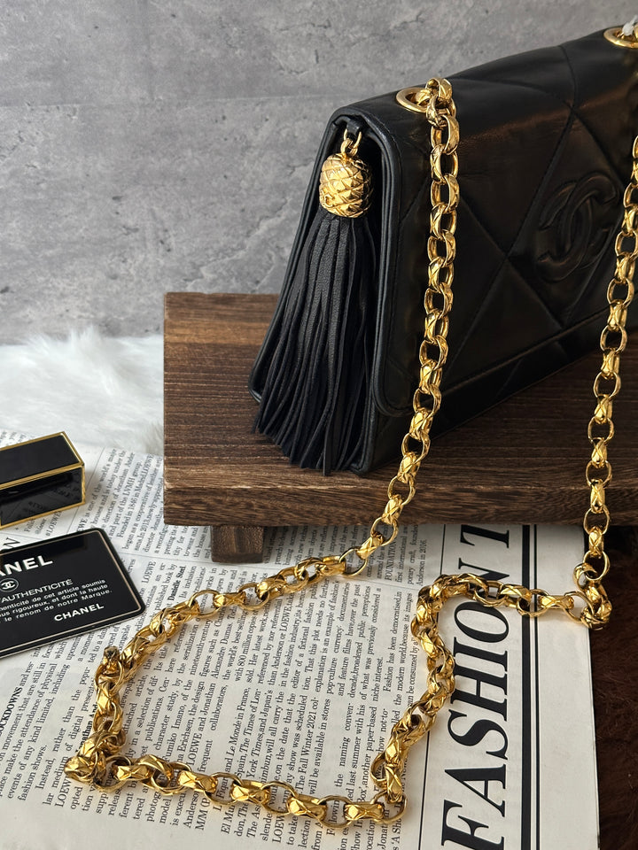 Chanel Vintage Tassel Chain Shoulder Bag 🖤✨｜Black-on-Black CC × Gold Chain × Statement Tassel