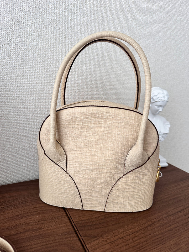 LOEWE Vintage Shell Bag 🤍✨ Small Size with Strap
