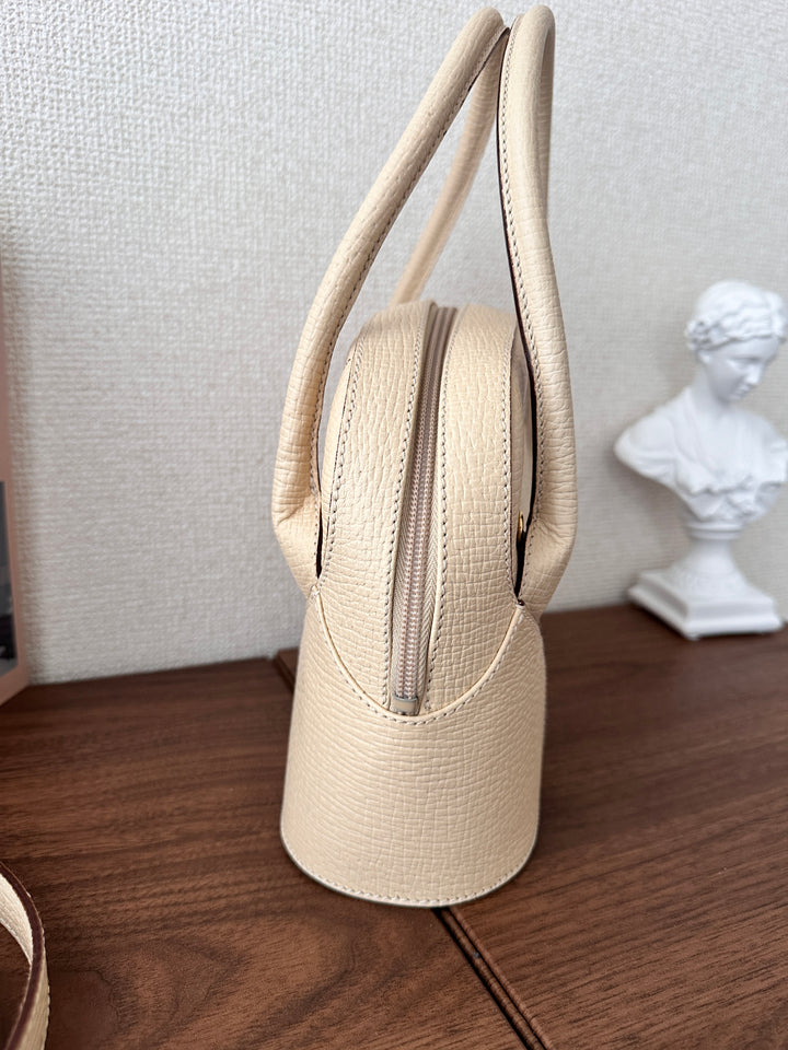 LOEWE Vintage Shell Bag 🤍✨ Small Size with Strap