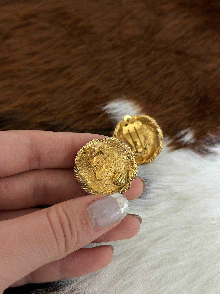 Chanel “Rope-Edge CC Clip-On Earrings” ✨🖤 | Vintage Glam & Timeless Chanel Elegance