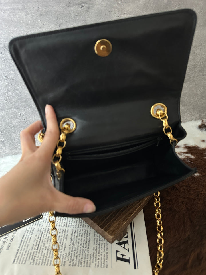 Chanel Vintage Tassel Chain Shoulder Bag 🖤✨｜Black-on-Black CC × Gold Chain × Statement Tassel