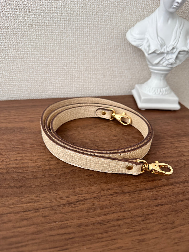 LOEWE Vintage Shell Bag 🤍✨ Small Size with Strap